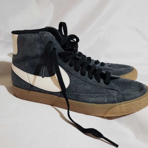 Nike Shoes - Nike Womens blazer mid suede vintage